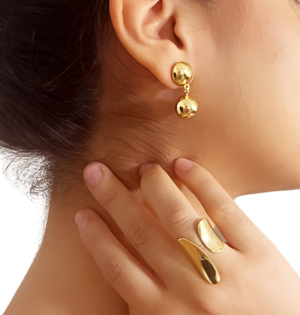 Zela Gold Earrings - Bonic ZegridZela Gold EarringsBonic Zegrid