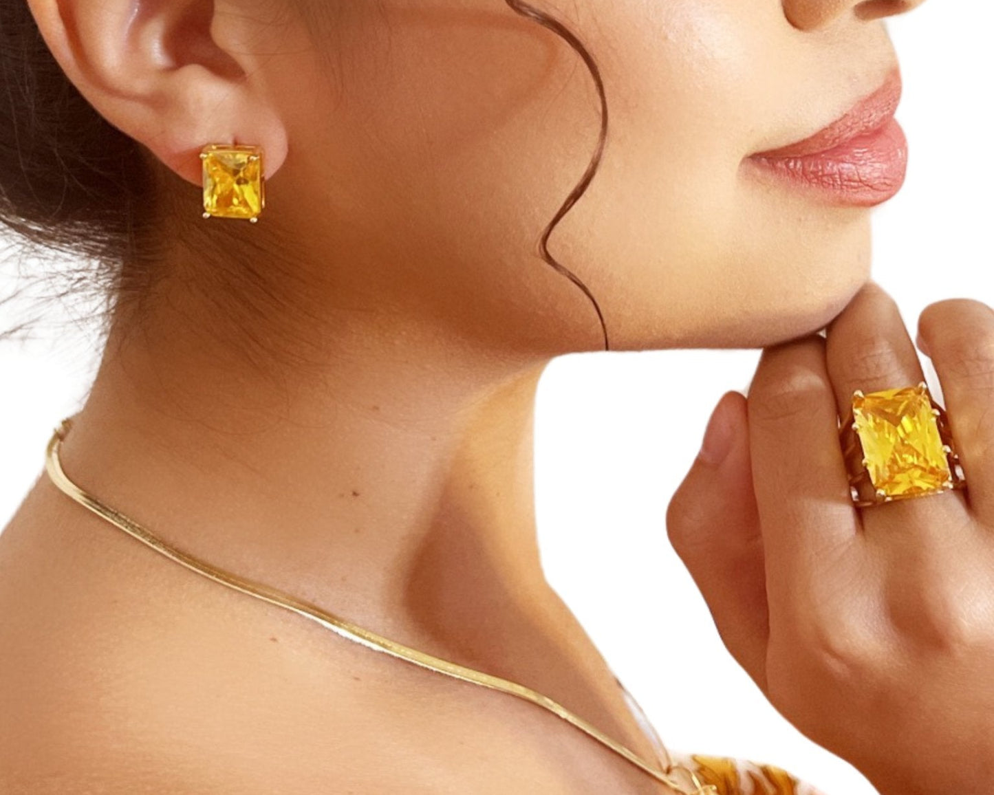 Abena Gold Chain Caramel Set - Bonic ZegridAbena Gold Chain Caramel SetBonic Zegrid