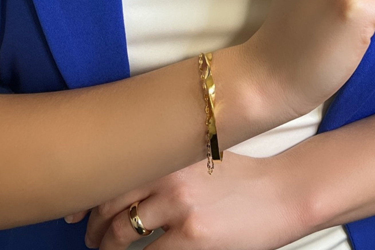 Sitel Gold Bangle with chain - Bonic ZegridSitel Gold Bangle with chainBonic Zegrid