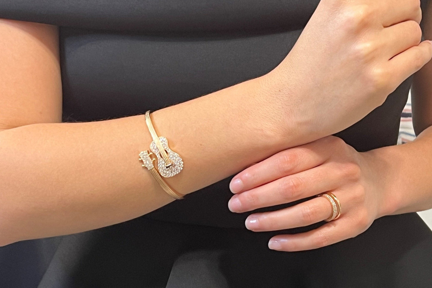 Guitar Rose Gold Bangle - Bonic ZegridGuitar Rose Gold BangleBonic Zegrid