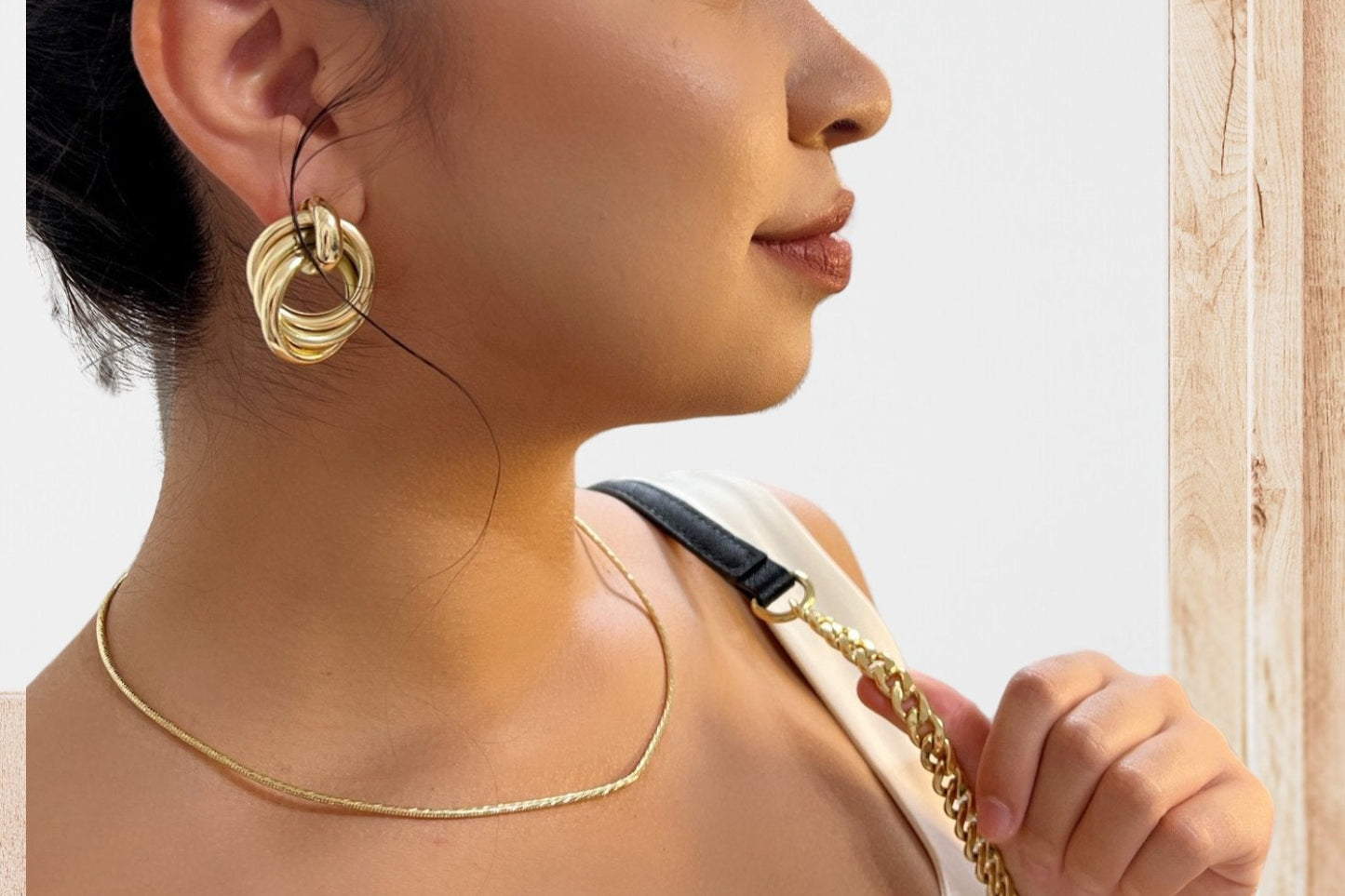 Ginnette Gold Earring - Bonic ZegridGinnette Gold EarringBonic Zegrid